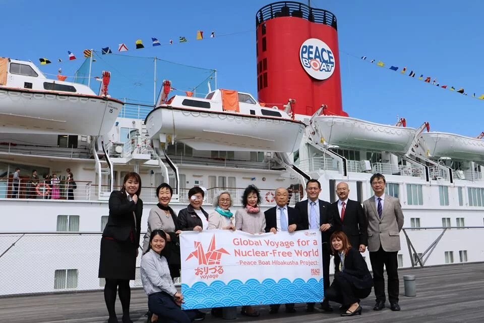 Aktivist/innen der NGO Peace Boat Aktivist/innen der NGO Peace Boat